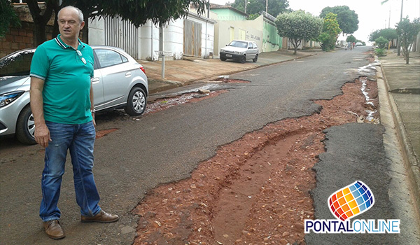 Prefeito Mauri percorre ruas após chuvas para verificar estragos