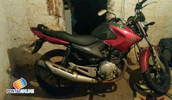 Moto furtada no sábado é encontrada em uma residência