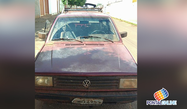 Policia Militar  recupera uma Volkswagen Parati