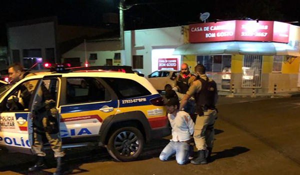 Indivíduos são presos em Conceição das Alagoas suspeitos de planejarem assaltos
