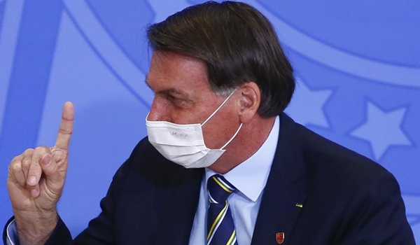 ‘Não dá para continuar muito’, diz Bolsonaro sobre prorrogar auxílio emergencial