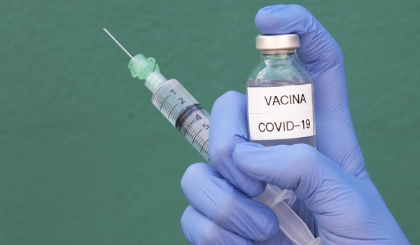 Mundo começa vacinação contra Covid-19 nesta semana, enquanto Brasil patina