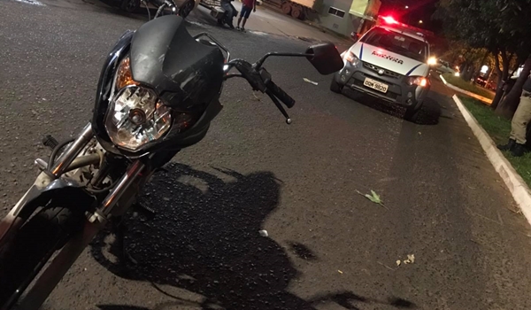 Motocicleta bate em ônibus no cruzamento da avenida Brasília e rua Nova Ponte