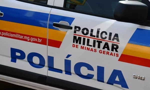ARMADO COM PUNHAL, HOMEM É PRESO APÓS DESACATAR POLICIAIS EM OPERAÇÃO NA CIDADE DE PIRAJUBA