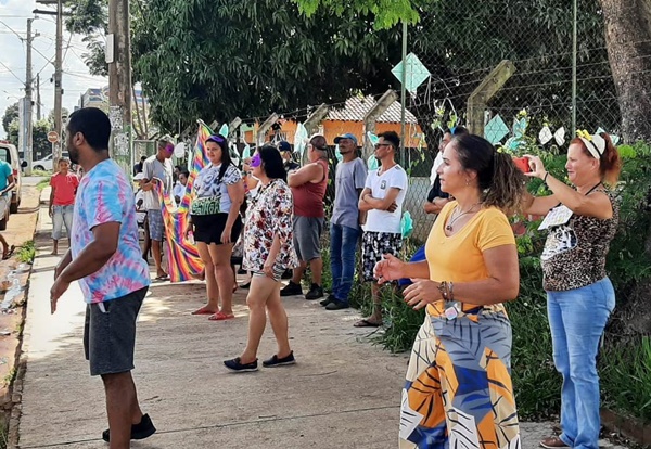 VEREADORES PRESTIGIAM O CARNAVAL DE INCLUSÃO DO CAPS-AD EM FRUTAL 