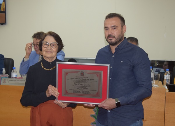 MÉDICO VETERINÁRIO É AGRACIADO COM TÍTULO DE CIDADÃO HONORÁRIO DE FRUTAL 