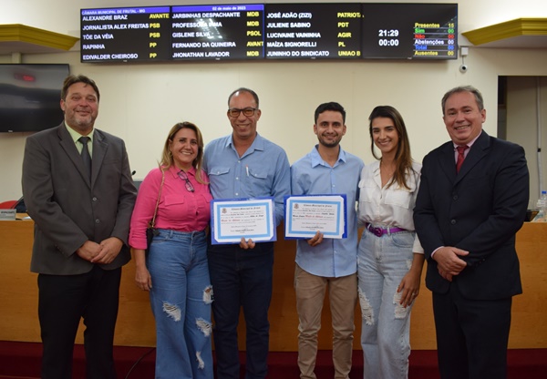 CÂMARA MUNICIPAL AGRACIA EMPRESÁRIOS COM MOÇÕES DE APLAUSO E CONGRATULAÇÃO