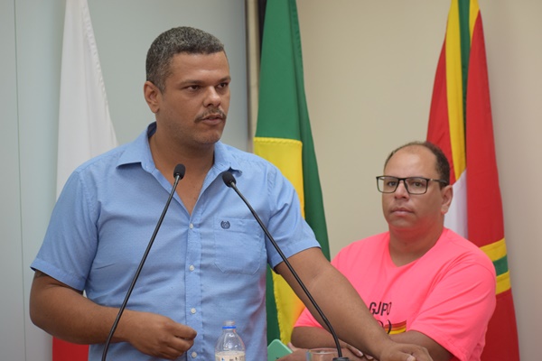 NA TRIBUNA DA CÂMARA, ORGANIZADORES CONVIDAM COMUNIDADE PARA 7ª PARADA LGBT DE FRUTAL 