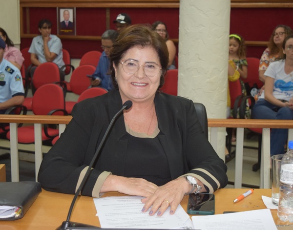 VEREADORA MAÍZA SIGNORELLI REIVINDICA INSTALAÇÃO DE TOTEM DE SEGURANÇA NA PRAÇA DO DER