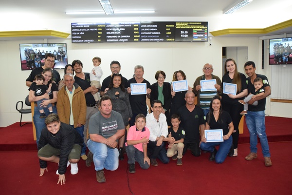 GRUPO SONETO DA PAZ RECEBE MOÇÃO DE APLAUSO DA VEREADORA IRMA