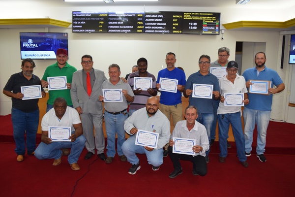 MOTORISTAS DO SETOR DE AMBULÂNCIA SÃO HOMENAGEADOS PELA CÂMARA DE FRUTAL