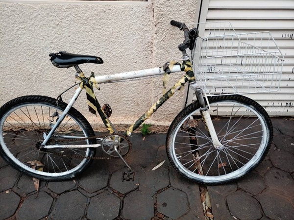 BICICLETA FURTADA É ENCONTRADA NA POSSE DE UM HOMEM NO PRINCESA ISABEL. O SUSPEITO FOI PRESO.