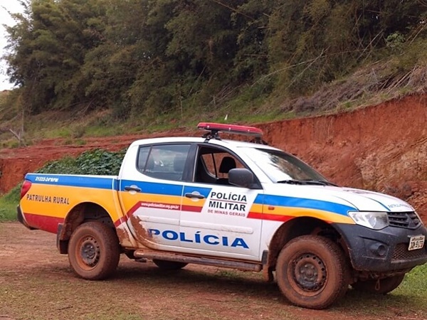 LADRÕES ARMADOS INVADEM FAZENDA EM CONCEIÇÃO DAS ALAGOAS E LEVAM VÁRIOS MATERIAIS DO LOCAL