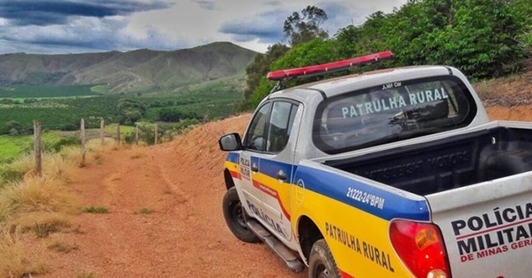 HOMEM É DETIDO AO PORTAR ARMA DE FOGO EM PROPRIEDADE RURAL