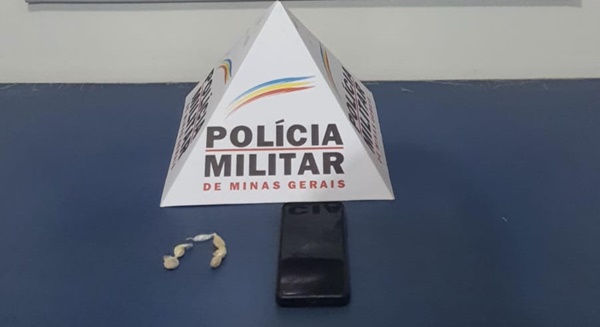 APARELHO CELULAR QUE HAVIA ACABADO DE SER FURTADO, É RECUPERADO PELA POLÍCIA MILITAR