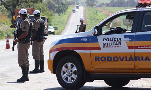 MOTORISTA INABILITADO É ABORDADO COM SINTOMAS DE EMBRIAGUEZ NA RODOVIA QUE LIGA FRUTAL A PIRAJUBA