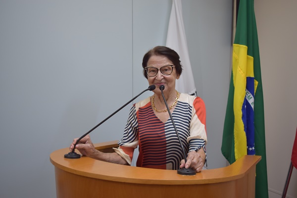 PROFESSORA IRMA QUER LIMPEZA DE LOGRADOUROS DO BAIRRO FRANCISCO MORON