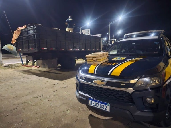 PRF APREENDE 520 KG DE MACONHA QUE TINHA FRUTAL COMO DESTINO