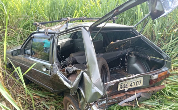 MOTORISTA CAUSA ACIDENTE E FOGE DO LOCAL SEM PRESTAR SOCORRO NA MG 255