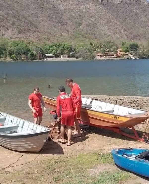 IDOSA MORRE AFOGADA APÓS EMBARCAÇÃO SER ATINGIDA POR TEMPESTADE E NAUFRAGAR NO RIO GRANDE