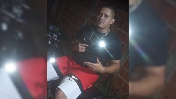 HOMEM SUSPEITO DE RENDER FAMÍLIA PARA ROUBAR CASA MORRE EM CONFRONTO COM POLICIAIS APÓS FUGA COM CARRO DE LUXO