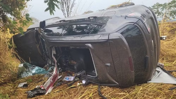 IDOSO PERDE O CONTROLE DA DIREÇÃO E MORRE AO CAPOTAR CARRO NA MG-462, EM PATROCÍNIO