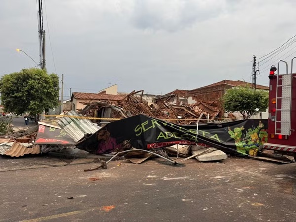 DEPÓSITO DE BEBIDAS EXPLODE EM RIO PRETO