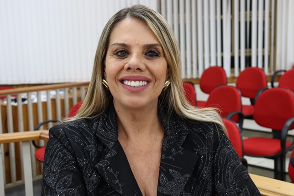 INDICAÇÃO DA VEREADORA JULIENE PEDE DENOMINAÇÃO DO CRAS DA VILA ESPERANÇA COM NOME DE “YASMIM MARTINS” 