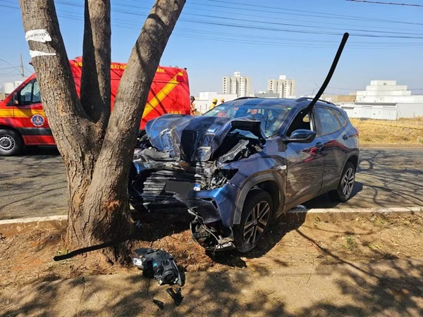 AIRBAG DESATIVADO, ÁRVORE ESCOLHIDA E APÓLICE DE SEGURO: ENTENDA O CASO DO HOMEM SUSPEITO DE MATAR EX-ESPOSA EM ACIDENTE EM UBERLÂNDIA